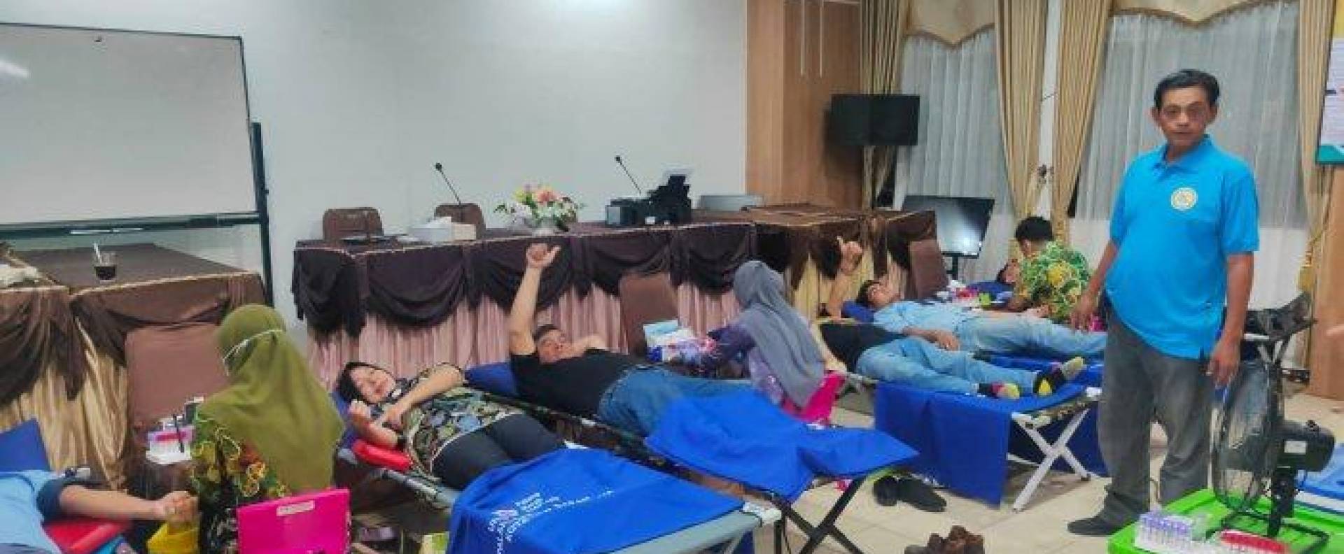 HUT Ke-50, STIE Indonesia Gelar Donor Darah, Rekatkan Kebersamaan Dosen, Alumni dan Mahasiswa